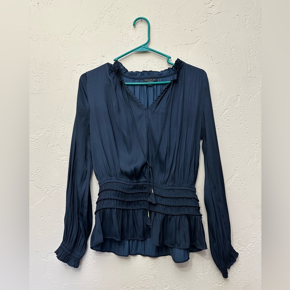 ❤️‍🔥2/$20❤️‍🔥Women’s Blouse Size Small- Current Air Los Angeles- Navy Blue Gold